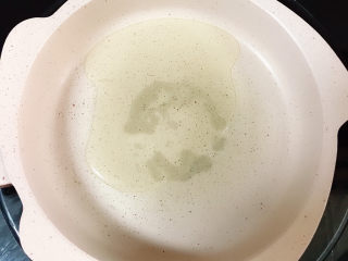 4、家常烧豆腐,热锅冷油