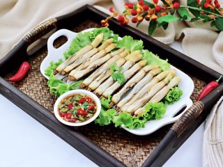 16、白灼刀把蛏子,营养丰富又低脂健康，鲜掉眉毛没人管，老公一次一盘不够吃。