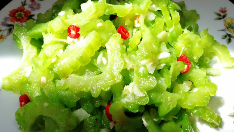 减脂系凉拌苦瓜