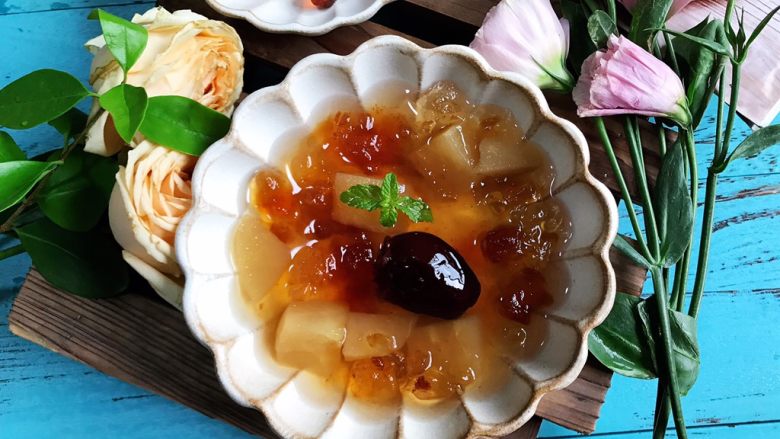 百变水果苹果红枣桃胶美人羹