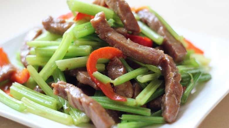 西芹炒牛柳