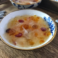 蔓越莓桃胶银耳羹