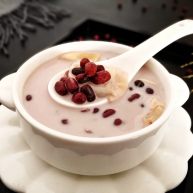 花胶红豆炖牛奶美容养生甜品