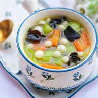 丝瓜木耳菌菇汤