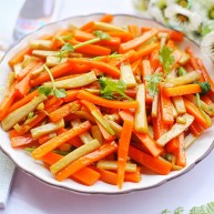 胡萝卜炒杏鲍菇