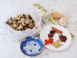 1、香辣啤酒鹌鹑蛋,准备好材料