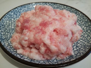 6、豆腐肉丸子,五花肉剁碎