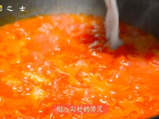11、能吃下一盆米饭的------茄汁龙利鱼,煮2分钟左右后，将之前调好的水淀粉加入汤汁中~