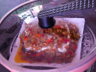 11、肉末蒸豆腐,放入蒸锅中水开后蒸10分钟