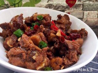 13、香辣啤酒鸭,成品1：特别下饭的香辣啤酒鸭，味道特别赞，喜欢的亲们一起做起来吧