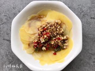 11、凉拌土豆片,土豆片沥水加酱汁
