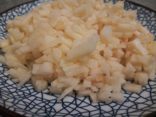 9、香辣萝卜丁,苹果可以最后切，怕氧化