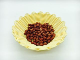 3、宫保鸡丁,配菜:花生米