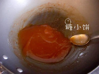 11、糖醋里脊,番茄酱加糖和香醋烧开后加淀粉水勾芡得到糖醋汁