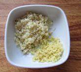 12、传统水煮牛肉,姜蒜切成末