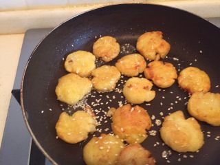 11、香煎土豆饼,撒些白芝麻