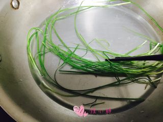 5、养秋膘-红烧元宝肉,剩余的葱洗干净绰水