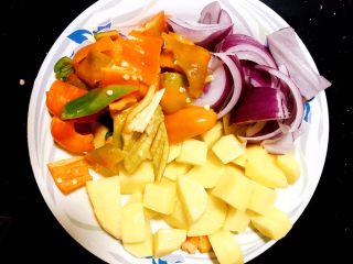 3、大盘鸡,准备好材料