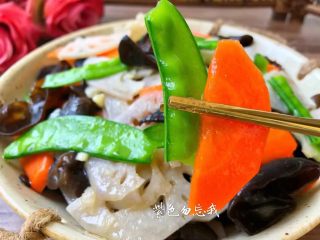 10、荷塘小炒,美味的荷塘小炒做好了，是不是特别诱人。