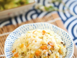 7、12m+鳕鱼软饭（宝宝辅食）,做好之后盛出就可以啦，又香又软，赶紧喊娃吃饭吧~