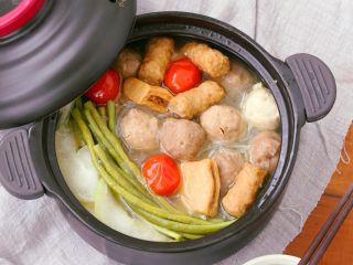 9、砂锅丸子粉丝汤,无比鲜香、