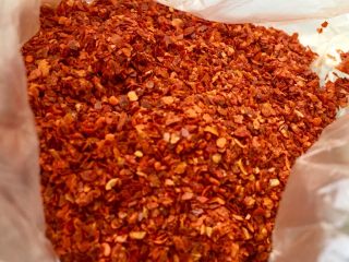 3、麻辣臭豆腐,准备干辣椒粉