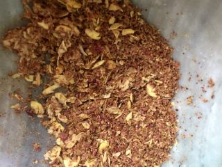 4、麻辣臭豆腐,准备花椒粉