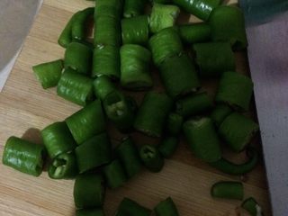 5、麻辣豆腐,尖椒切段