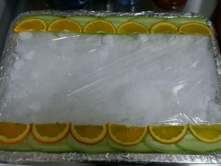 1、刺身三文鱼拼生蚝,如图