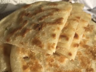 11、油酥葱油饼,完成。是不是炒鸡有食欲呀。