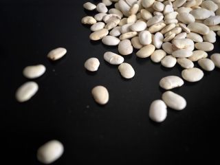 1、赖爸芸豆卷,准备白芸豆