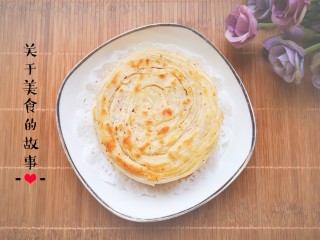 28、椒盐手撕饼,取出装盘