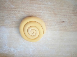 11、蝴蝶馒头,卷好的