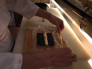 4、迷你水果寿司????,放入苹果