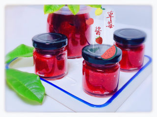 19、????自制草莓酱????,做好的草莓酱，放冰箱冷藏；自制草莓酱完成了！