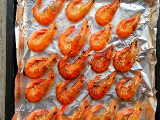 6、烤虾干,香喷喷的烤虾出炉啦