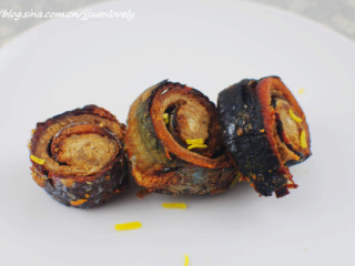 8、烤秋刀鱼吐司手卷,烤箱中层上下火，180°，烤制20-30分钟