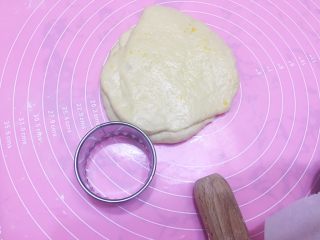 9、柠檬司康,模具，一压一个准！其实我试了好几个模具，后来还是换了这个，简单又方便。