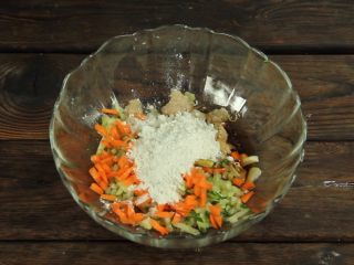 6、减脂增肌餐：杂蔬鸡胸肉饼,放入10g淀粉