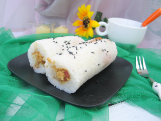 13、糍饭团,美味就完成啦！ 大家喜欢我的菜谱记得点赞和收藏哦！ 欢迎评论留下您的宝贵意见！ 谢谢啦！