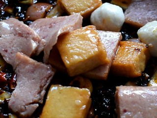 14、麻辣香锅,肉类也放进去翻炒