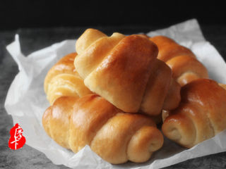 17、经典软餐包【黄油面包卷】,成品