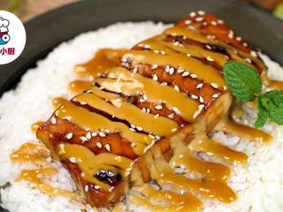 6、烤箱版红烧鱼盖饭,即可享用