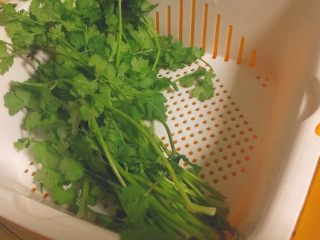 7、简单又粗暴的诱惑★麻辣香锅,另外，还有香菜呢。我爱吃香菜。