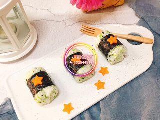 6、西兰花米饭寿司卷,上盘