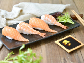 15、三文鱼寿司,成品图，和日料店也差不多了