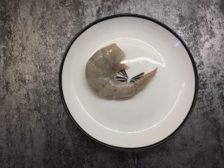 3、凤尾虾饭团,白虾去头