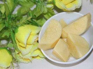 3、土豆泥拌饭,切块