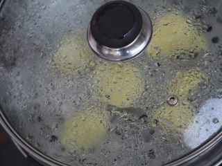 5、土豆泥拌饭,盖盖子小火蒸