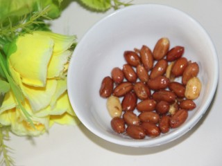 6、土豆泥拌饭,准备点花生米，炸好的